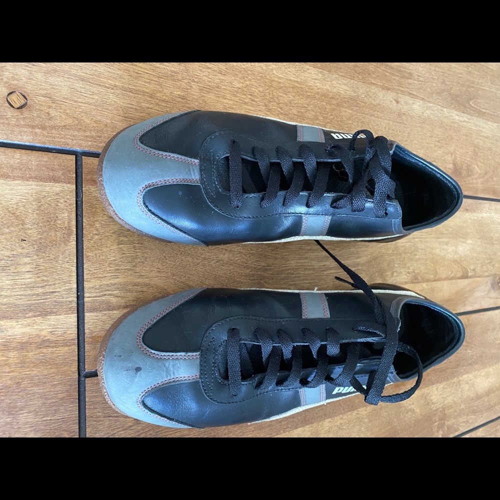 Very nice Puma snickers, wore once